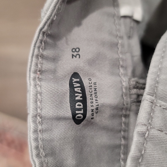 Mens old navy shorts - Picture 3 of 4